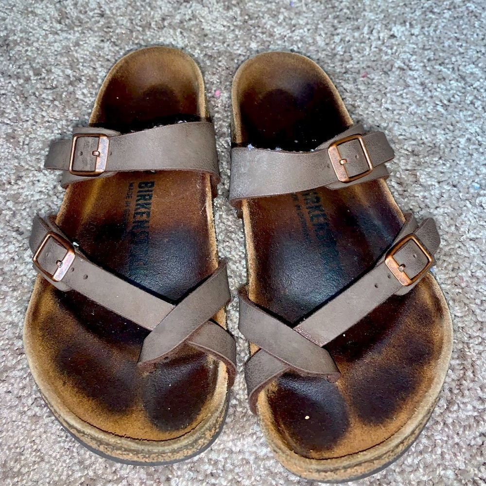 Birkenstock with toe strap